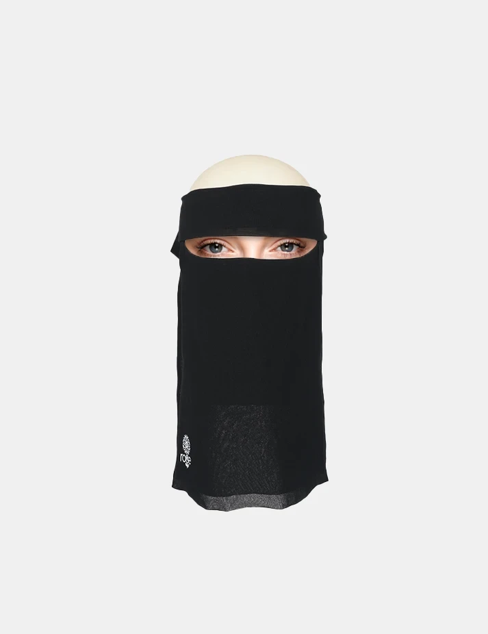 برقع خليجي طبقتين على مظلة